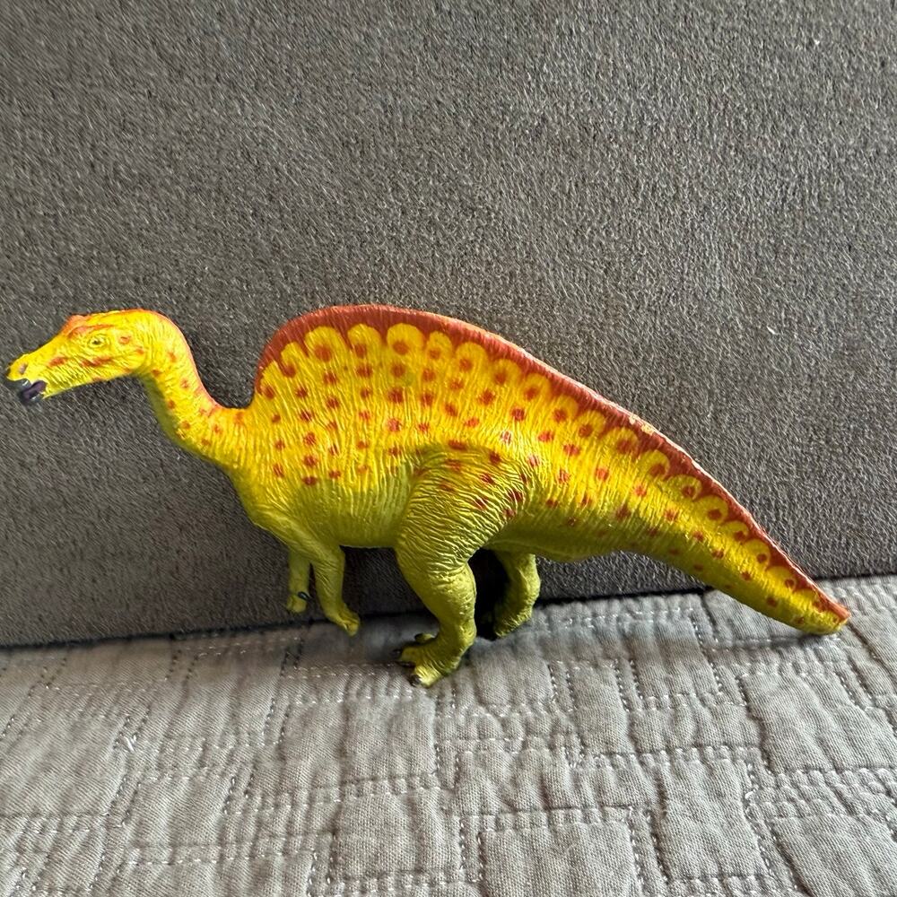 Ouranosaurus 1994 Museum of Sciene Boston Battat Action Figure Toy Yellow Green